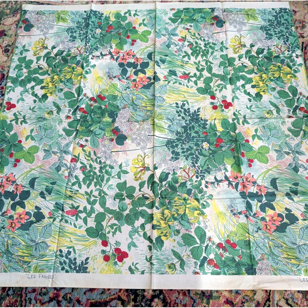 Les Fraises Strawberries Botanical Fabric Vintage 34 x 35 in Berry Decor Cotton